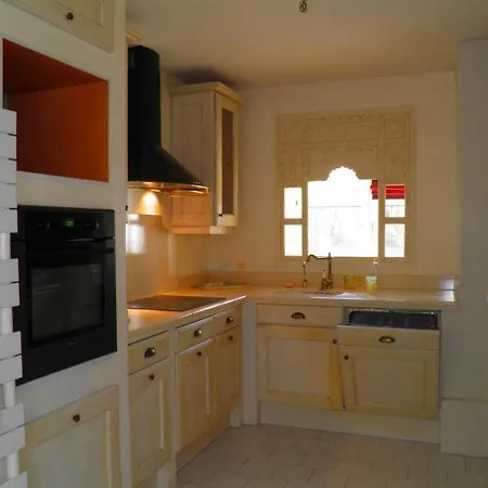 4 Pieces En Duplex Avec Terrasse Et Veranda Sur L'etang De Thau Apartamento